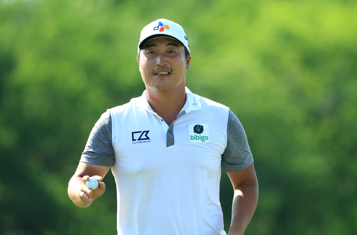 . Lee Leads Charge Toward PGA