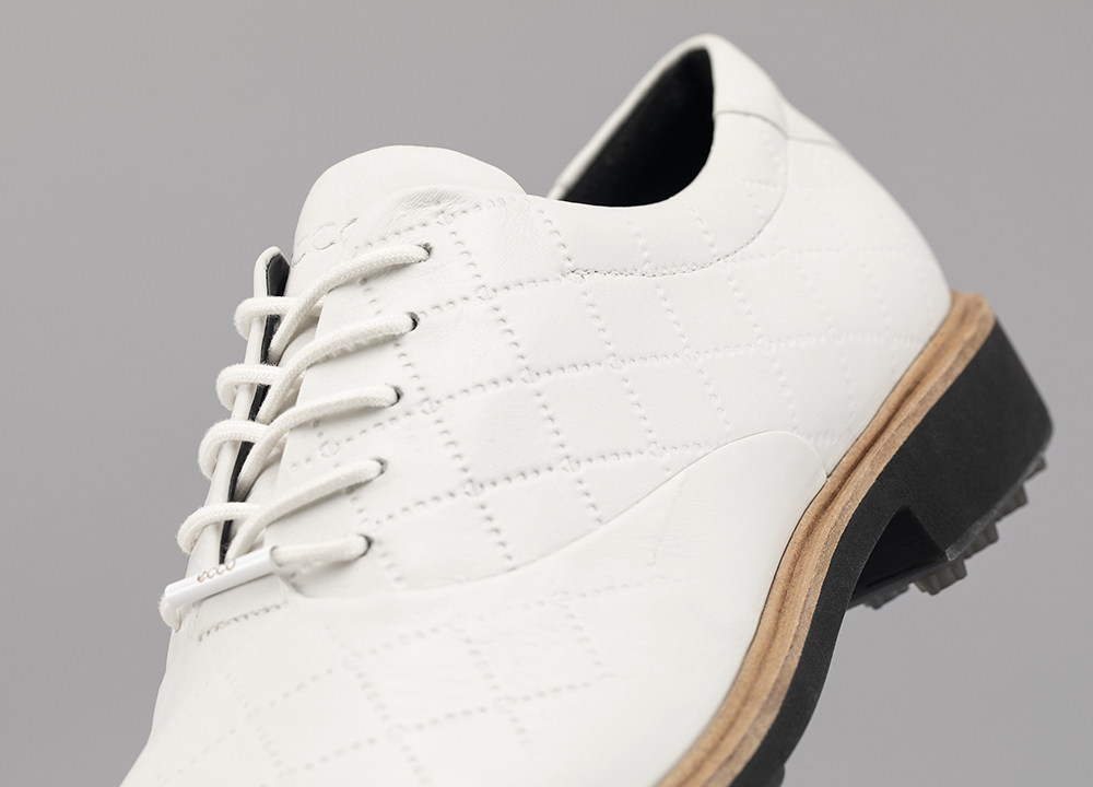 Timeless style of Classic Hybrid Ecco's new shoe collection
